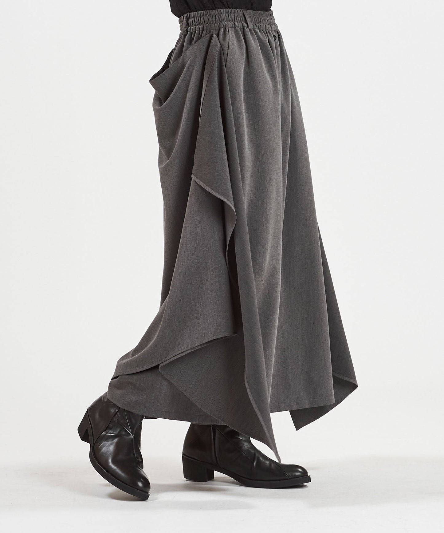 レイヤードケープバギートラウザーズ