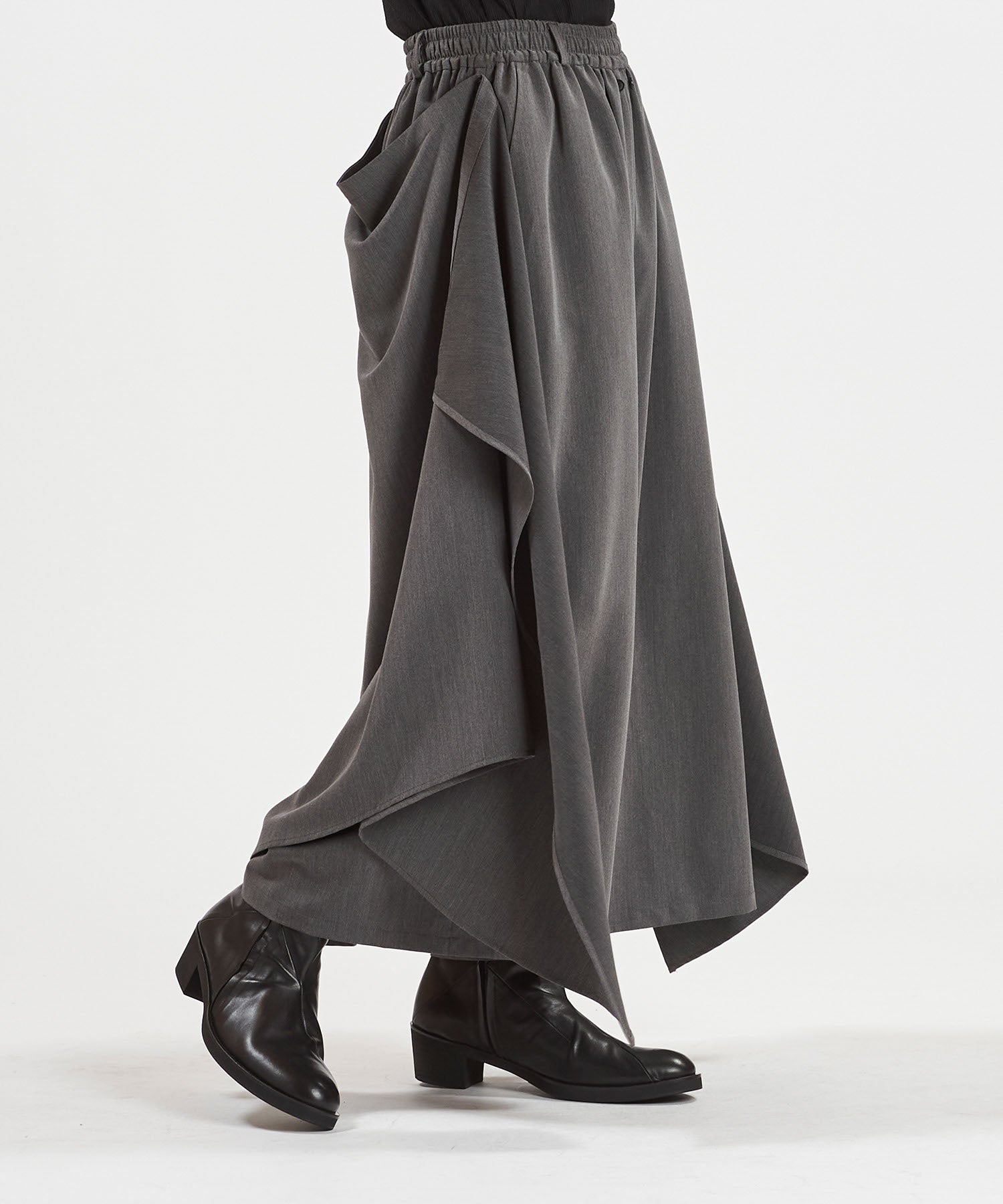 レイヤードケープバギートラウザーズ