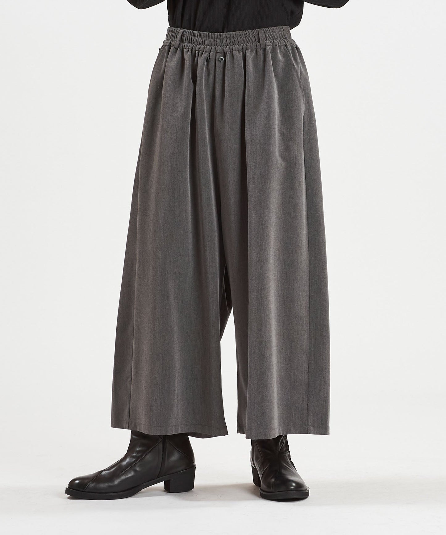 レイヤードケープバギートラウザーズ