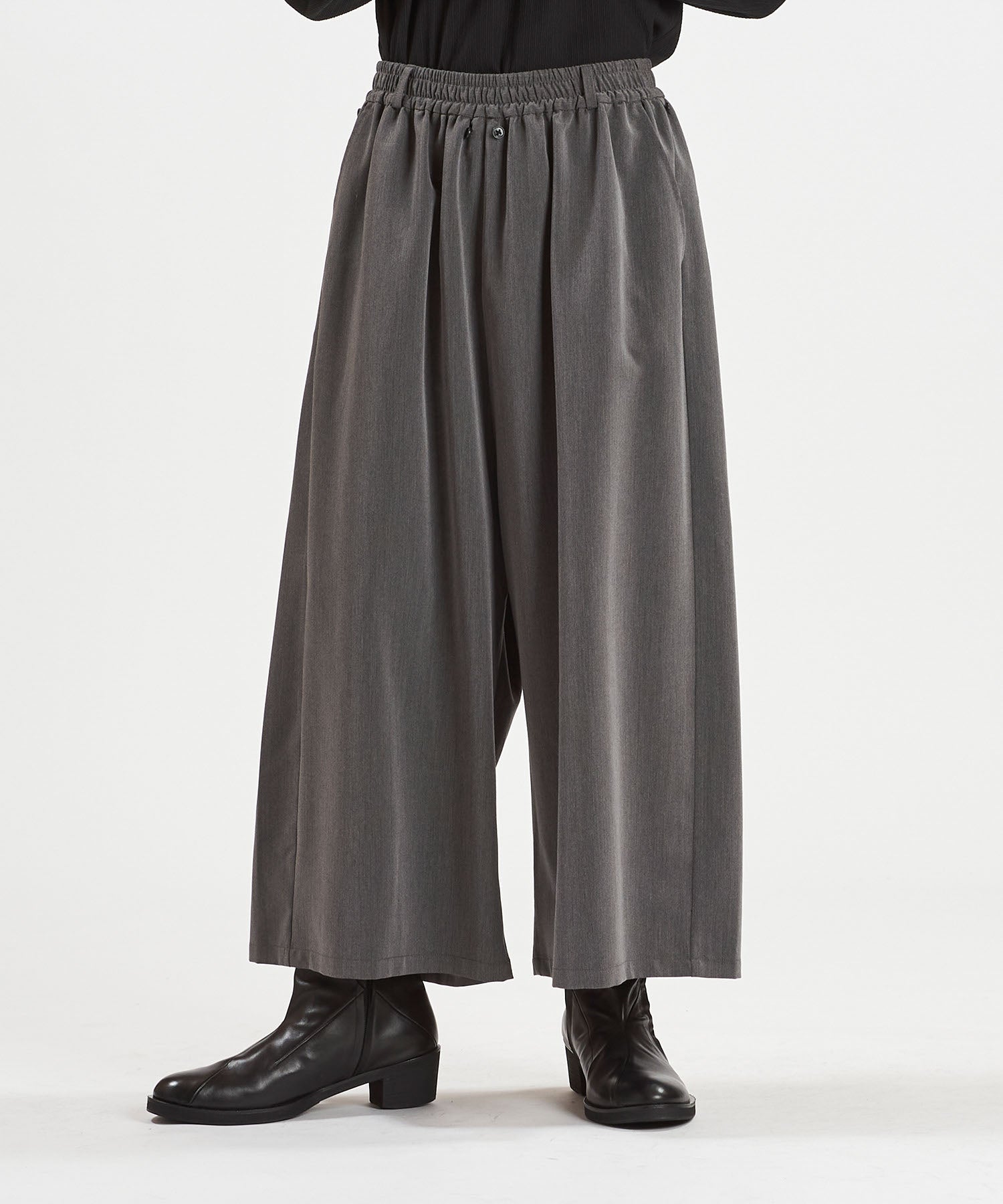 レイヤードケープバギートラウザーズ