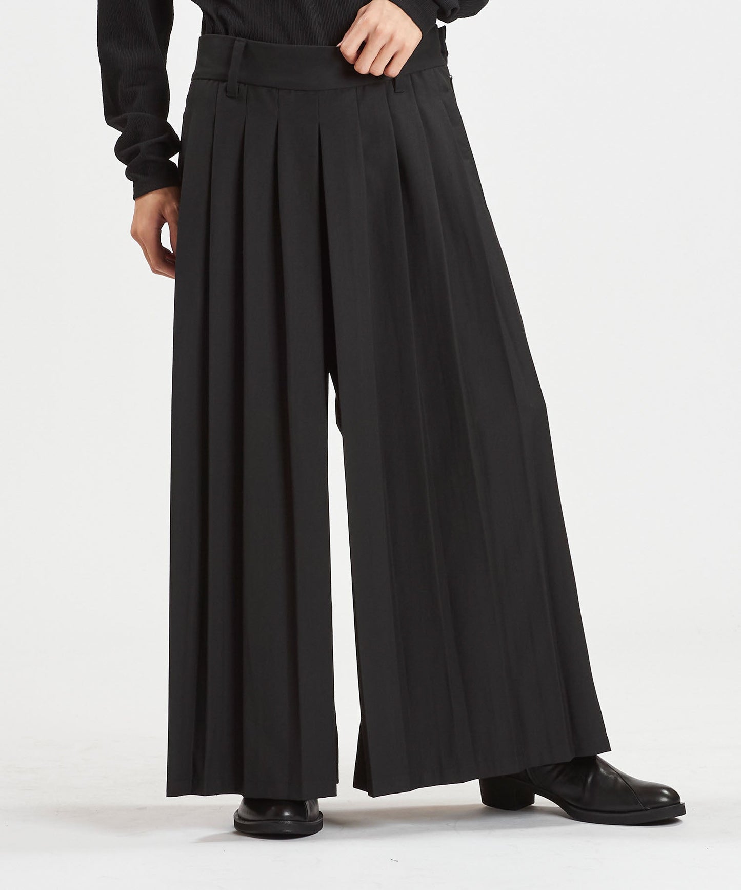 ハカマプリーツトラウザーズ