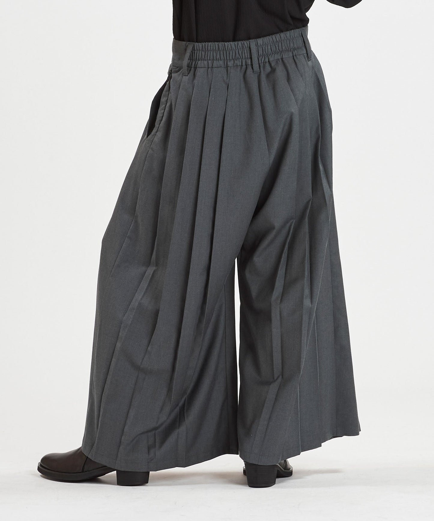 ハカマプリーツトラウザーズ