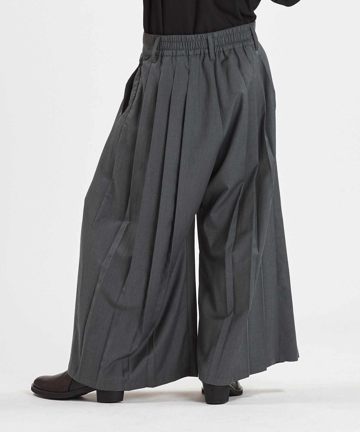 ハカマプリーツトラウザーズ