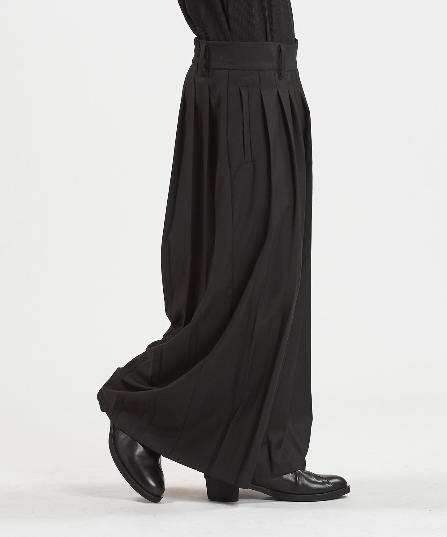 ハカマプリーツトラウザーズ