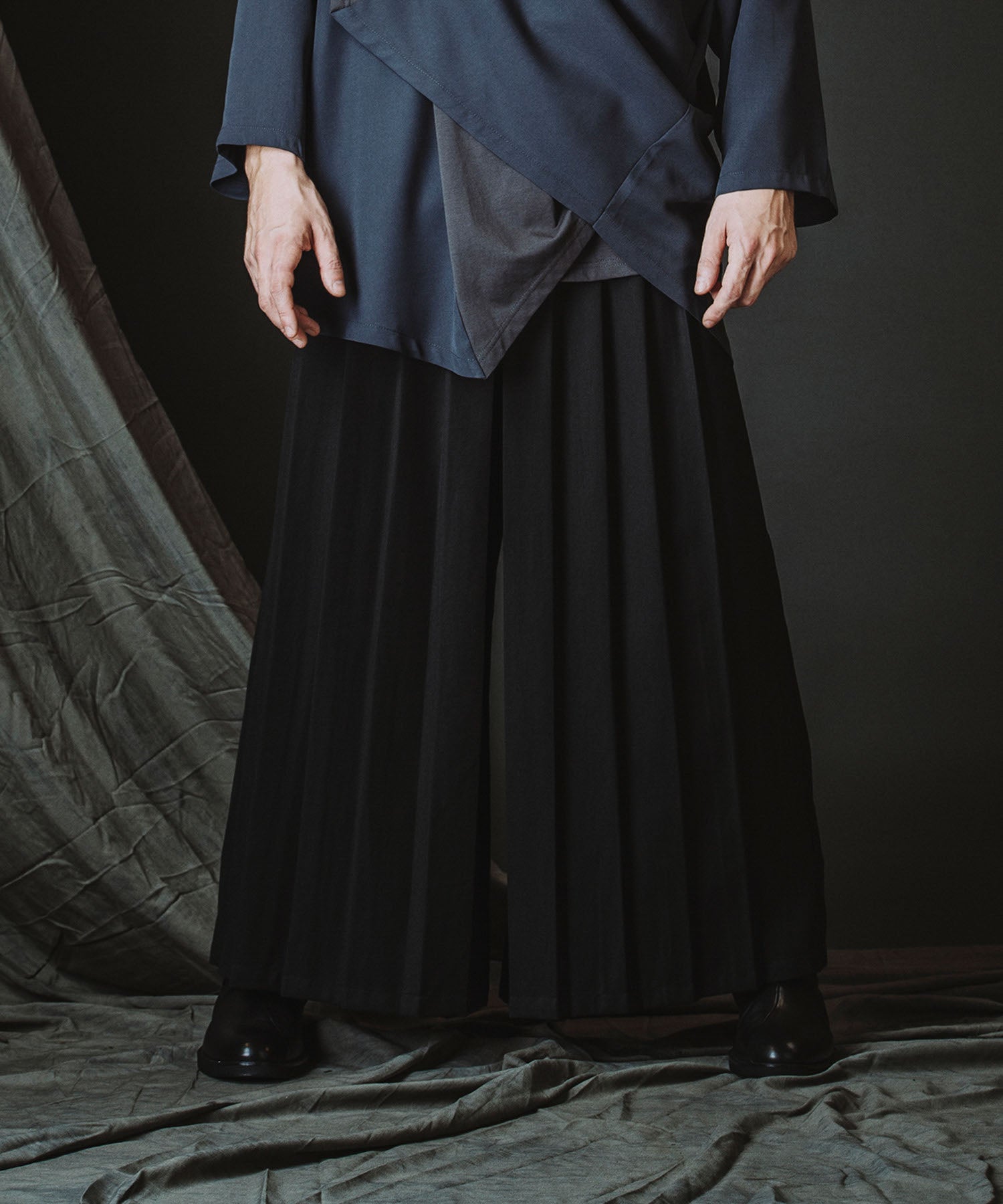 ハカマプリーツトラウザーズ