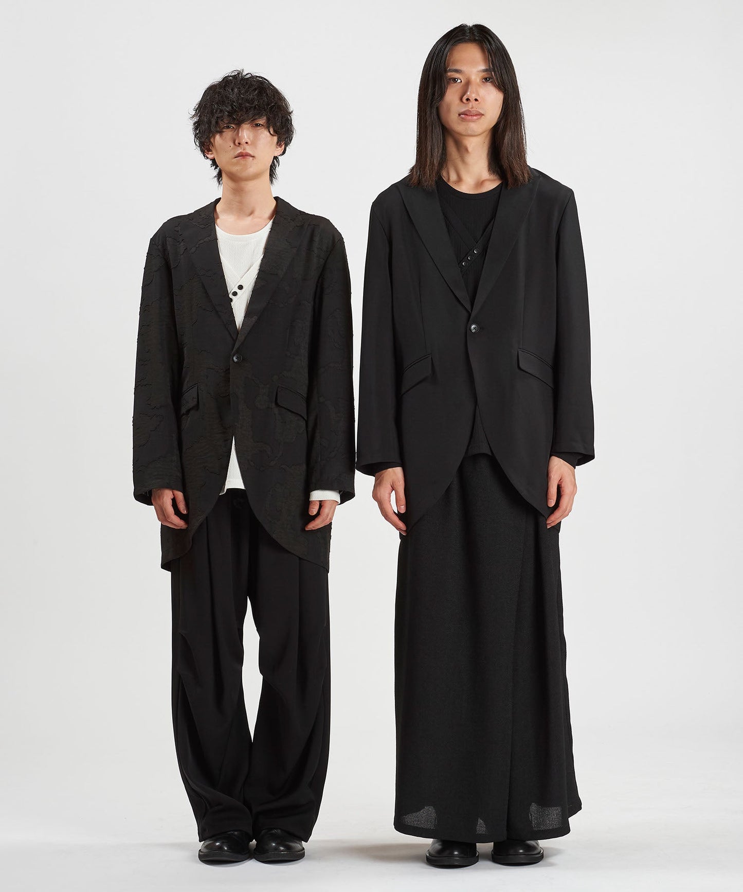 FLOWER Model:H169cm / BLACK Model:H180cm