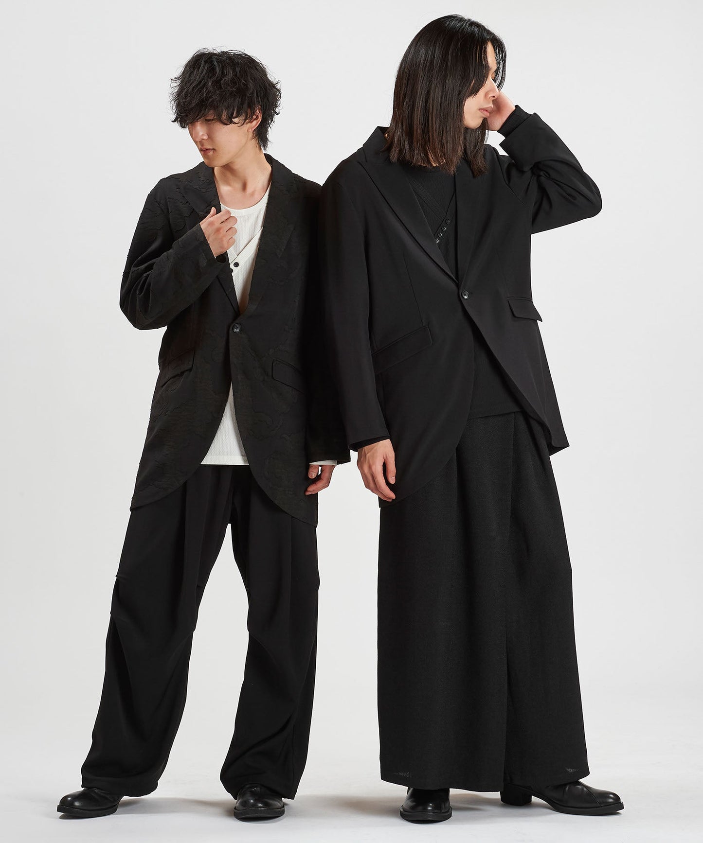 FLOWER Model:H169cm / BLACK Model:H180cm