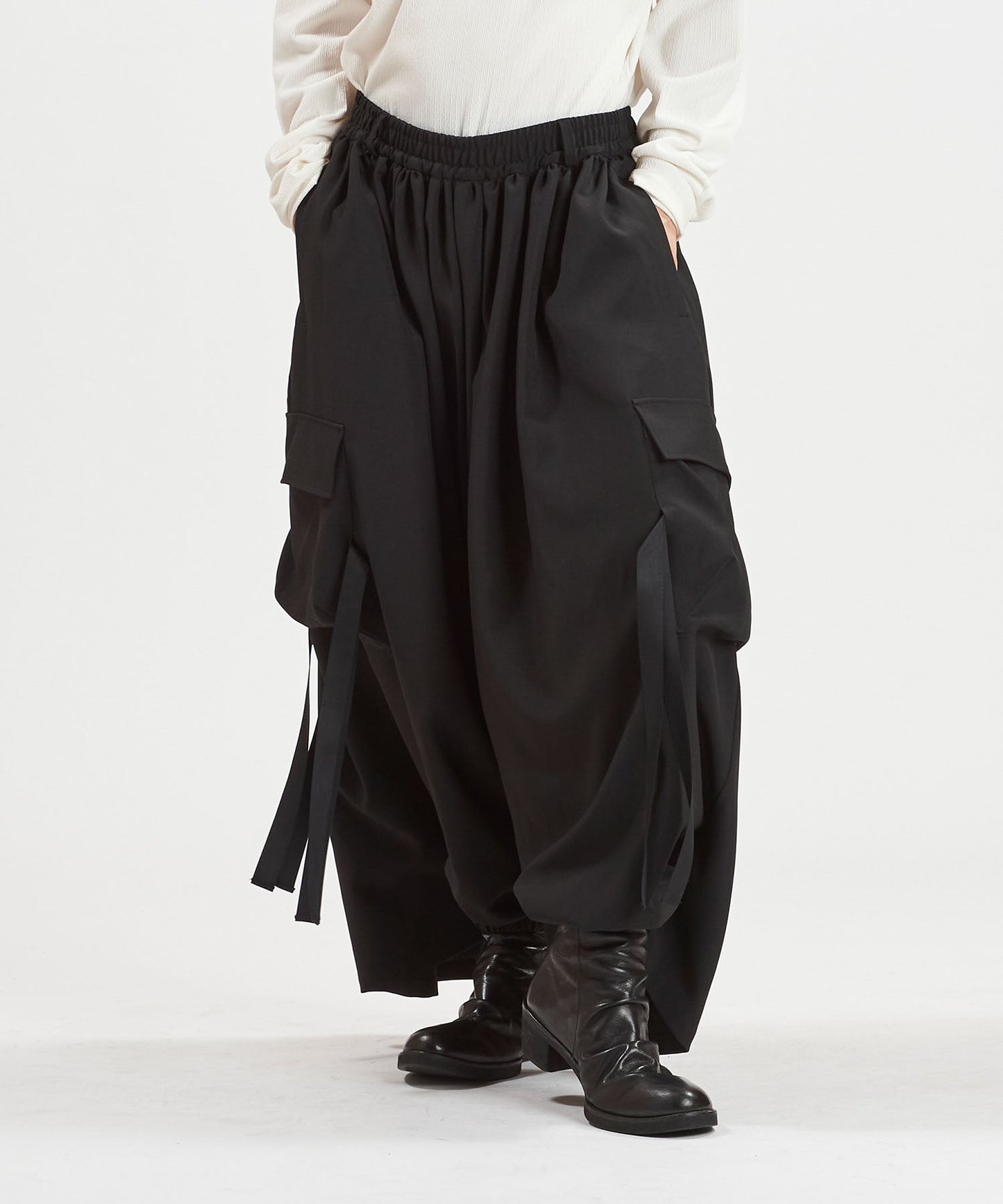 フラッタリングカーゴトラウザーズ