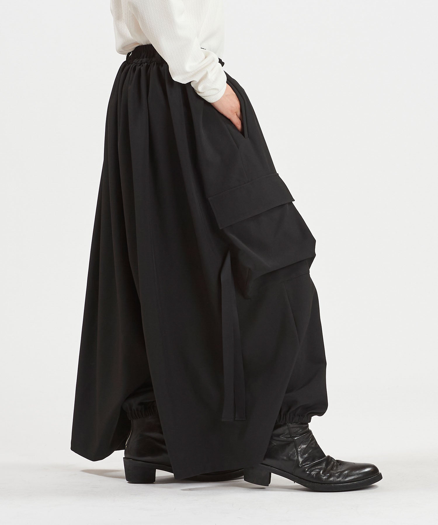 フラッタリングカーゴトラウザーズ