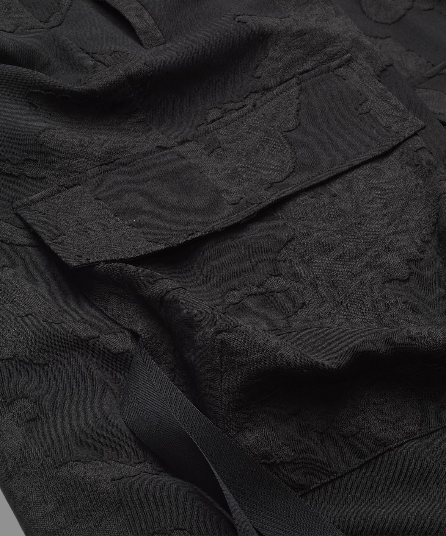 フラッタリングカーゴトラウザーズ