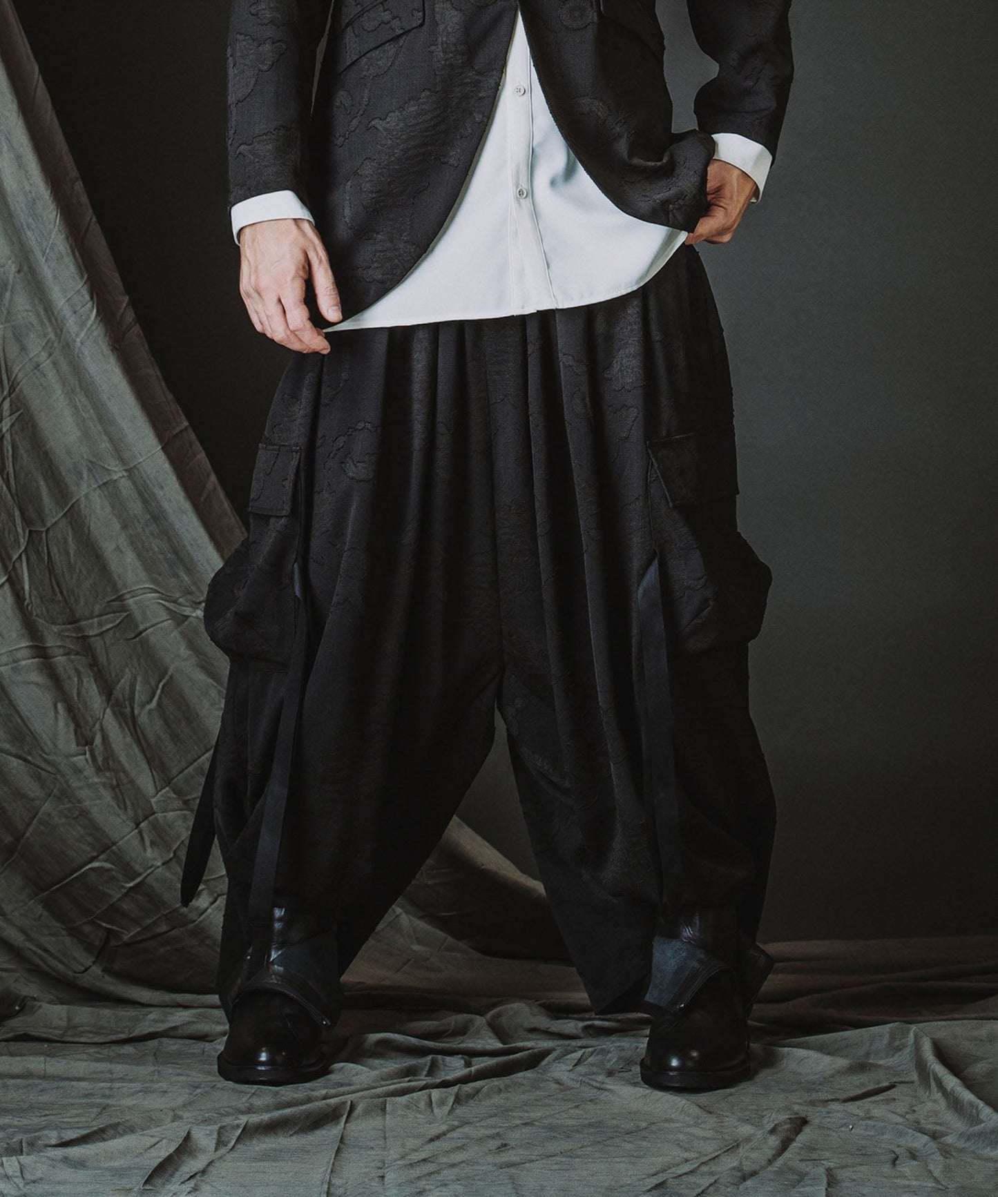 フラッタリングカーゴトラウザーズ