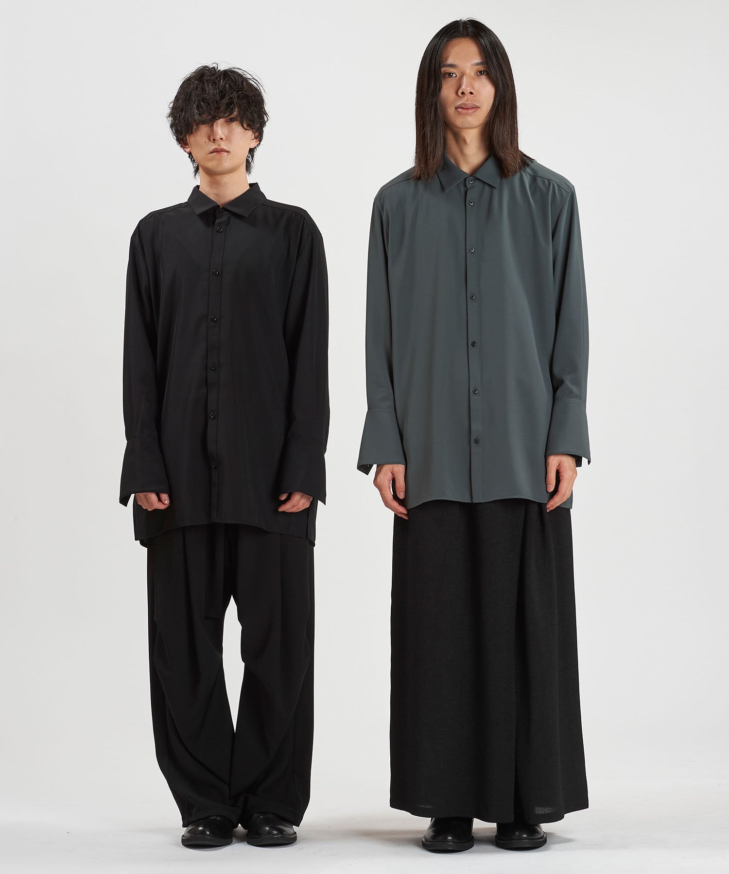 BLACK Model:H169cm / GRAY Model:H180cm