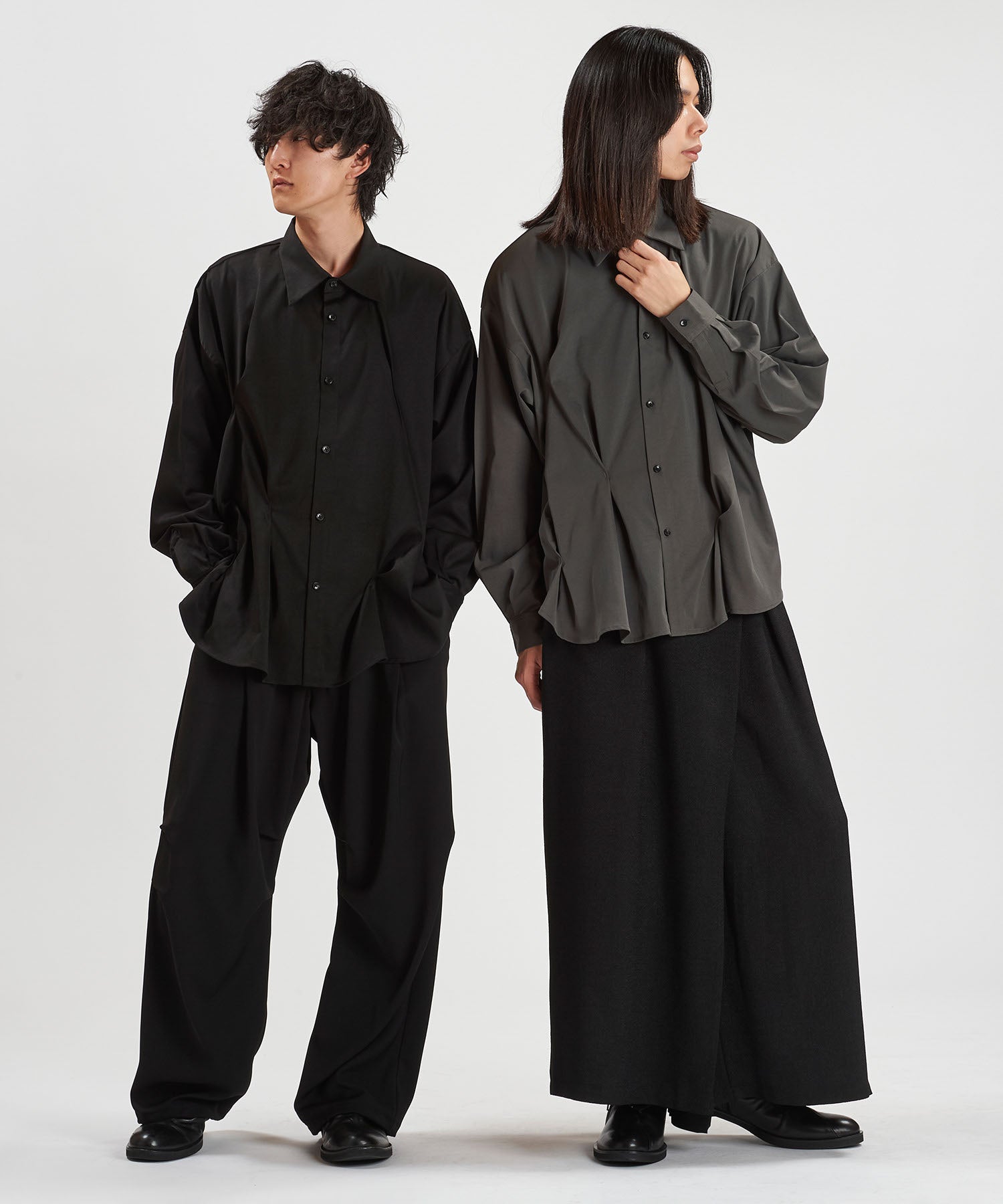 BLACK Model:H169cm / GRAY Model:H180cm