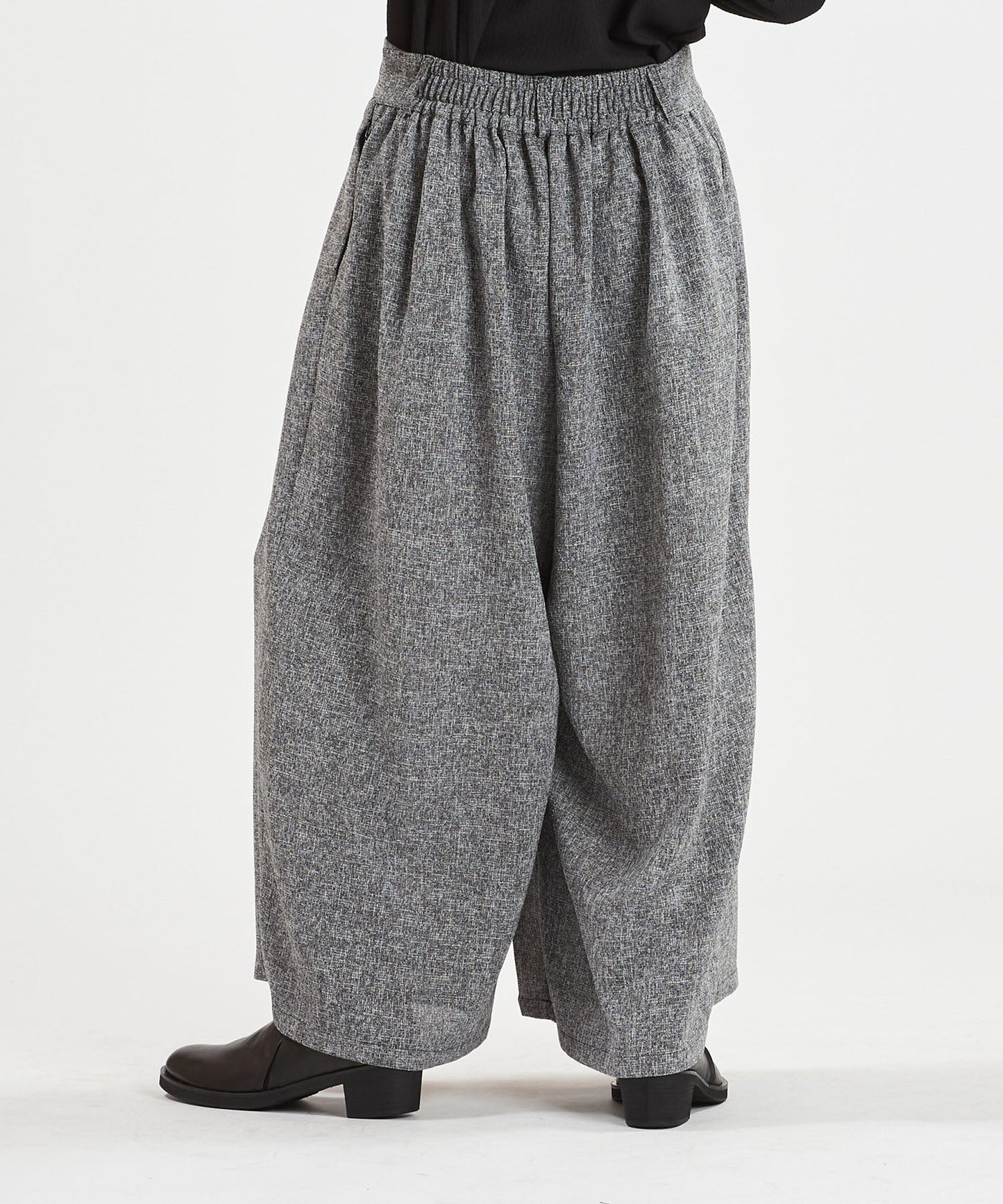 ワイドラップトラウザーズ