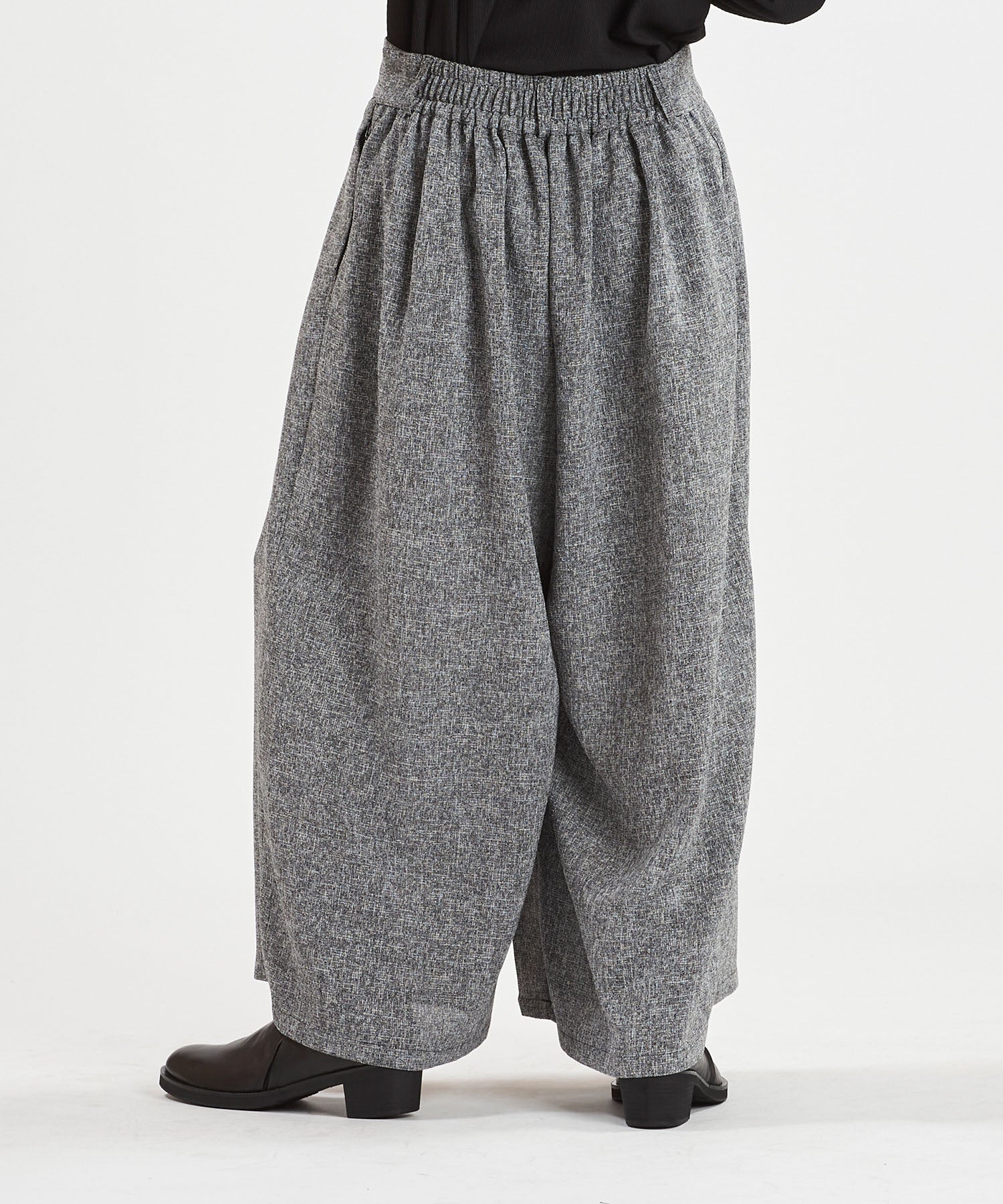 ワイドラップトラウザーズ