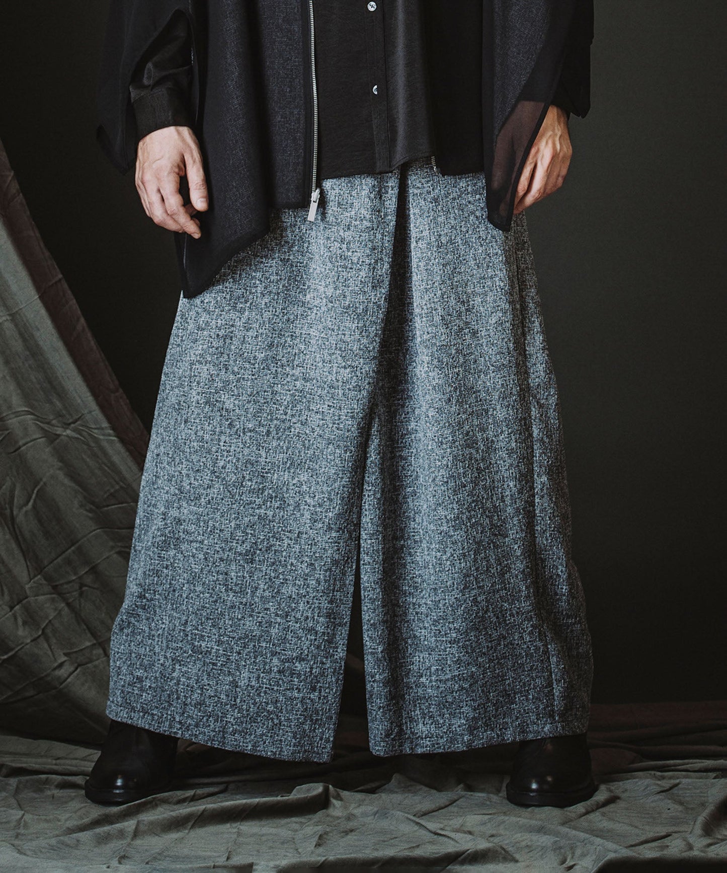 ワイドラップトラウザーズ