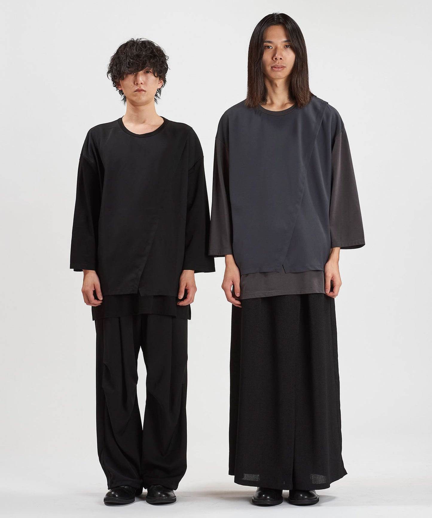 BLACK Model:H169cm / GRAY Model:H180cm