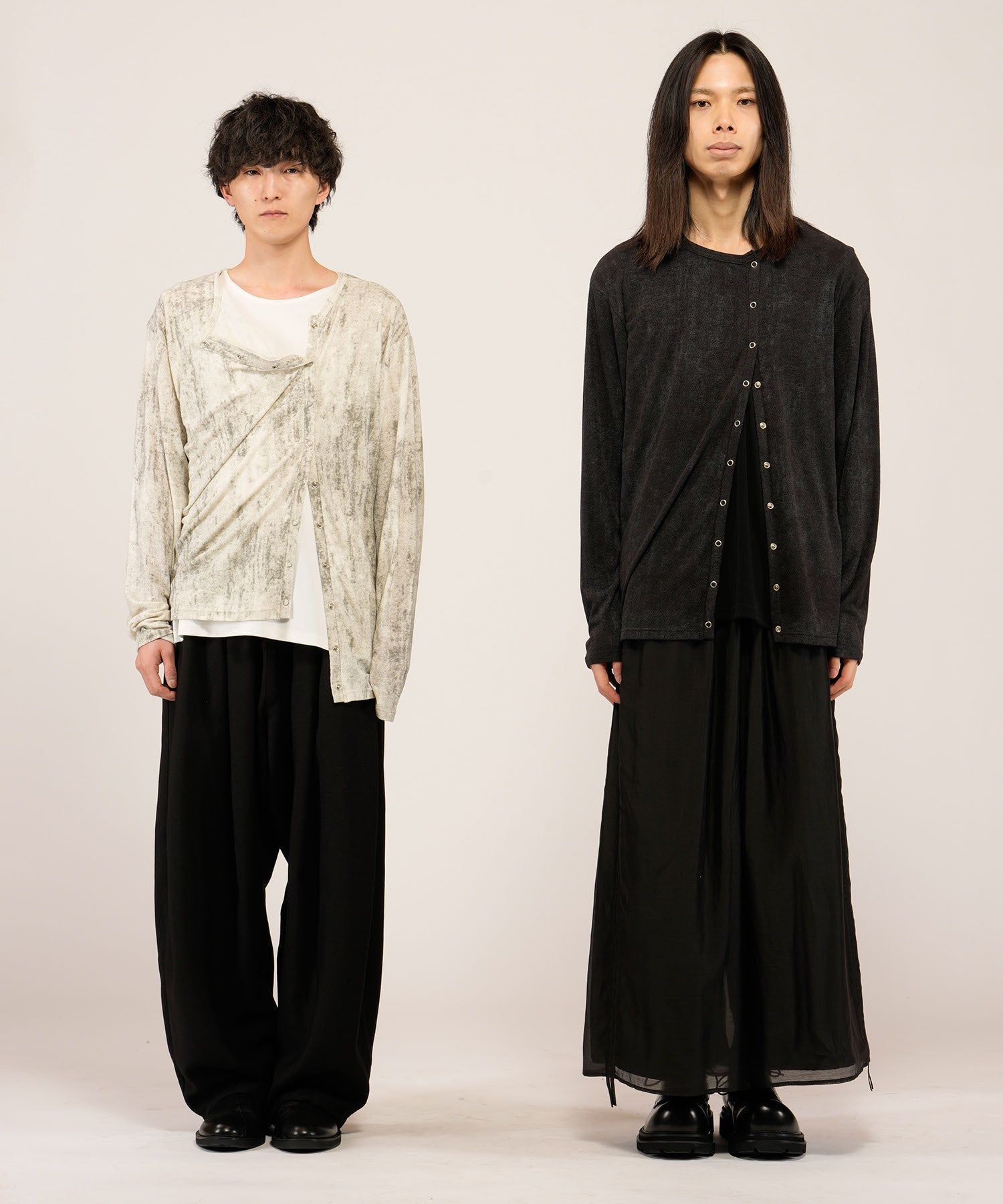 IVORY Model:H169cm / BLACK Model:H180cm