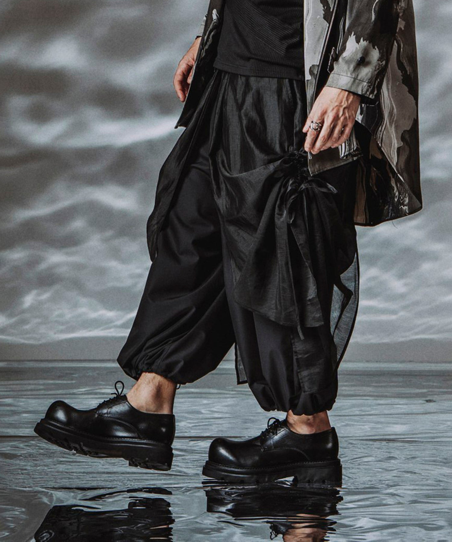 ドローストリングスレイヤードバギートラウザーズ