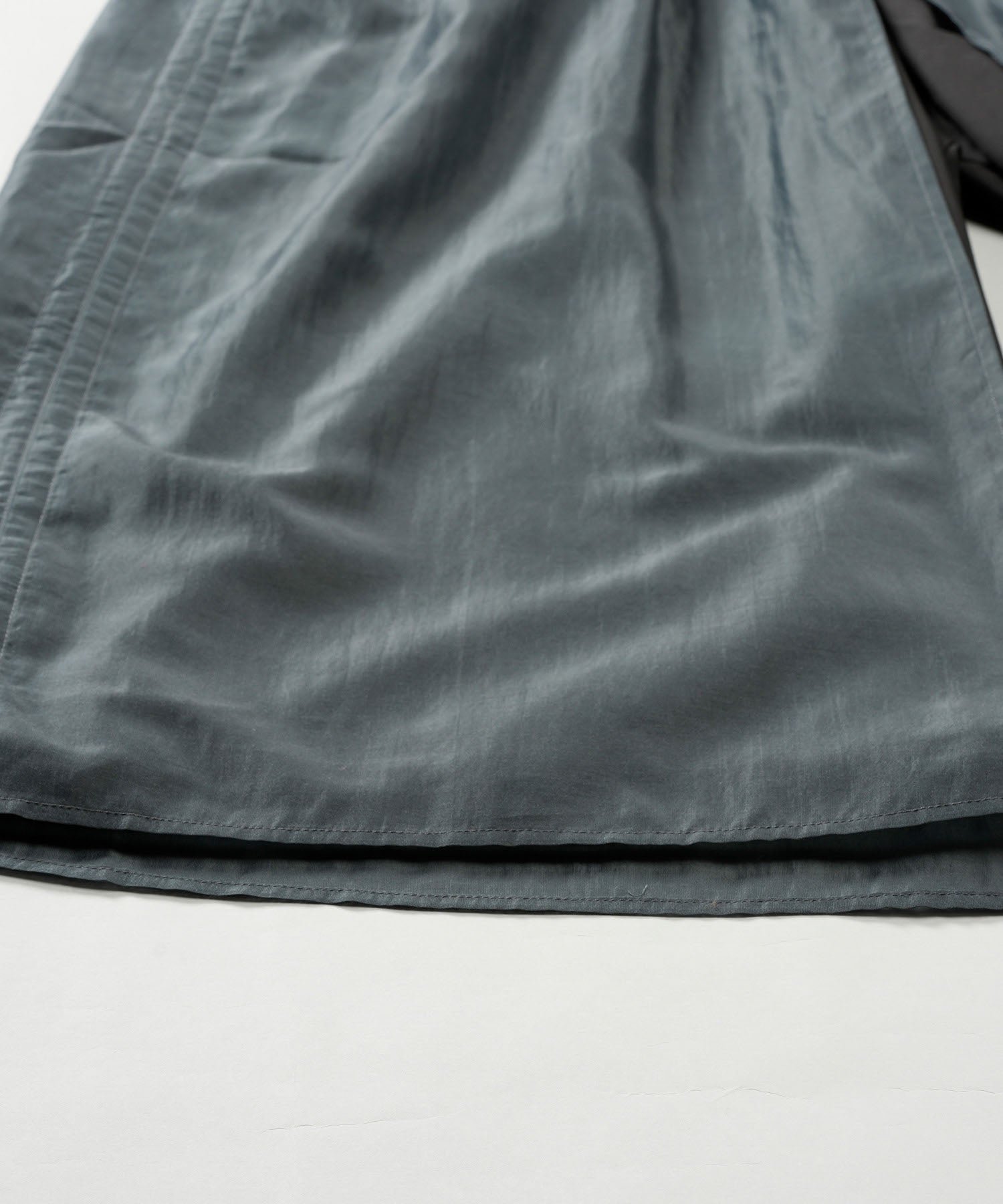 ドローストリングスレイヤードバギートラウザーズ