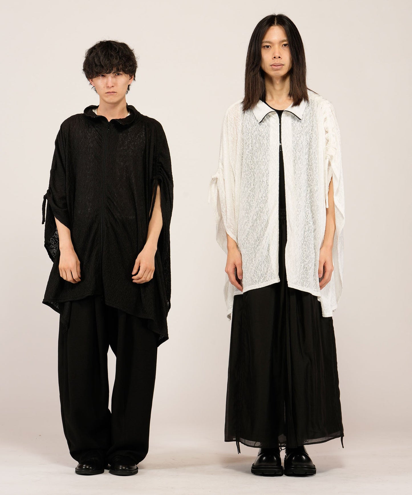 BLACK Model:H169cm / WHITE Model:H180cm