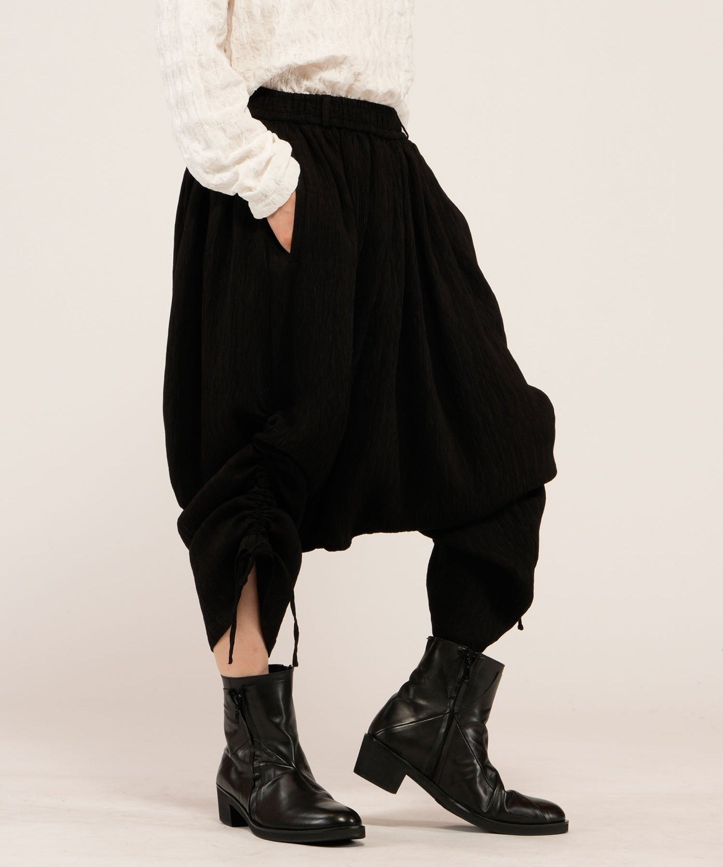 ドローストリングスサルエルトラウザーズ