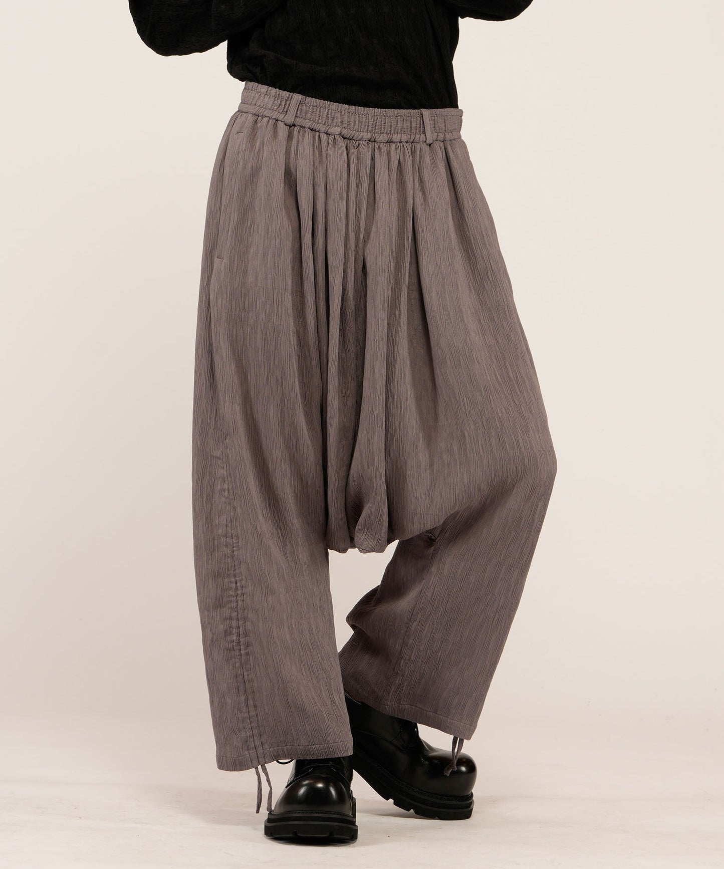 ドローストリングスサルエルトラウザーズ