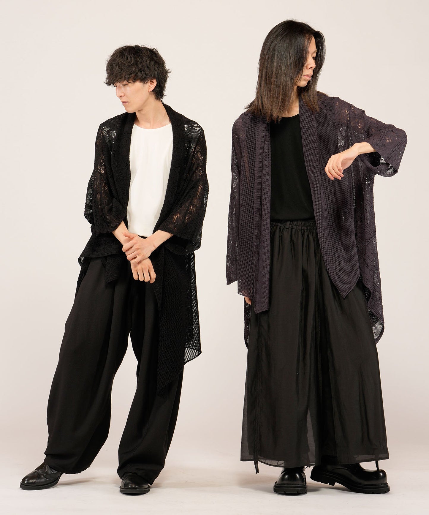 BLACK Model:H169cm / GRAY Model:H180cm