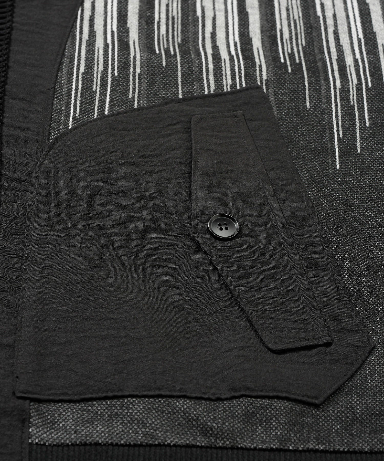 チェンジングシアーニットMA-1 BLZ