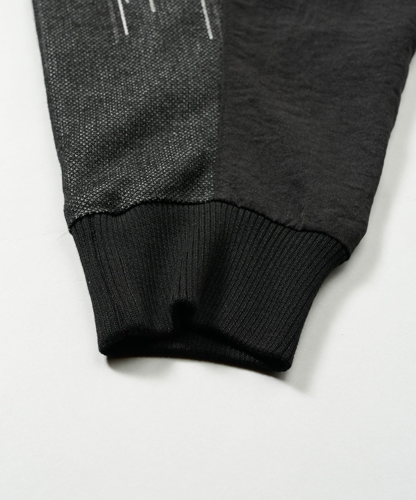 チェンジングシアーニットMA-1 BLZ