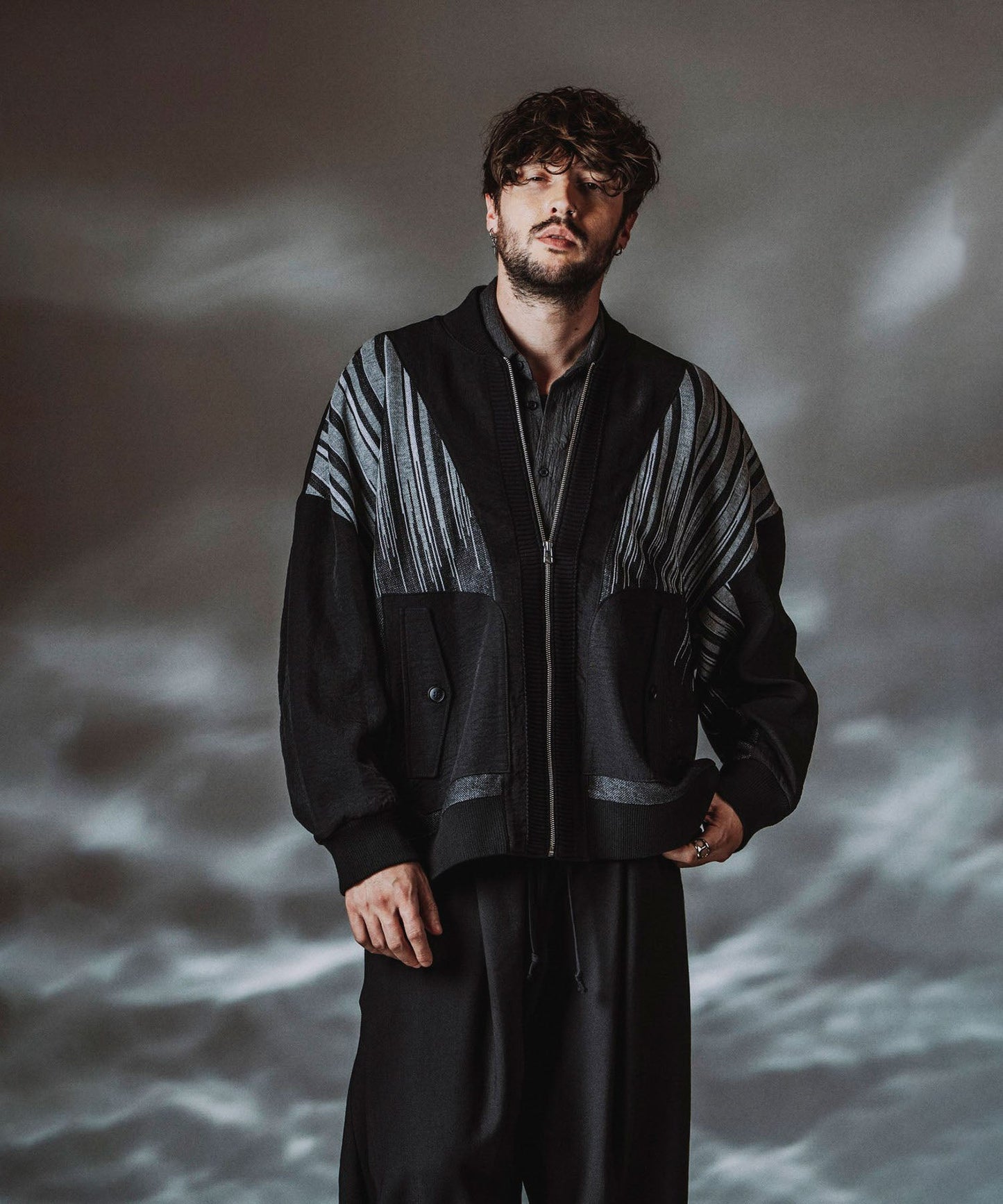 チェンジングシアーニットMA-1 BLZ