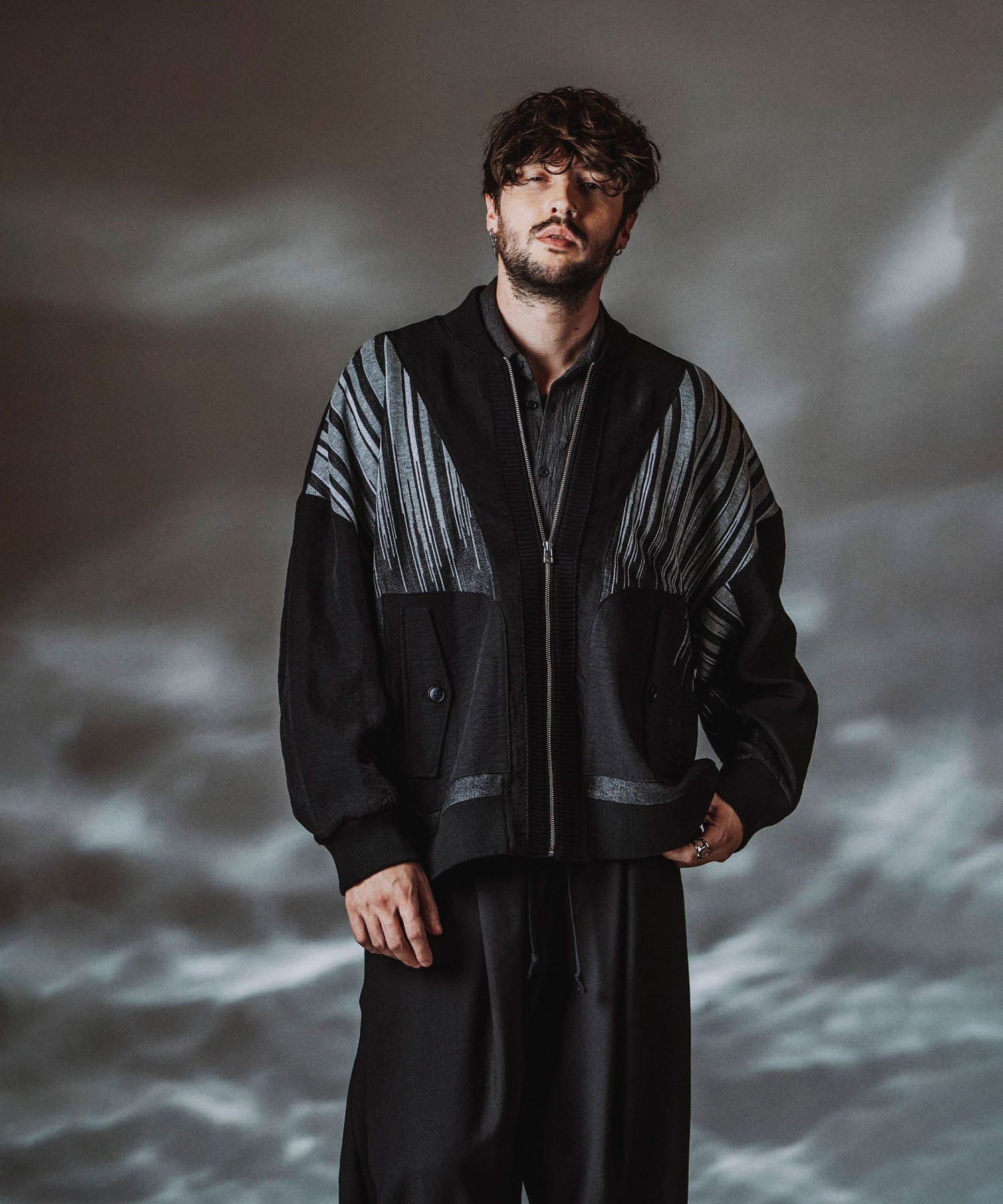 チェンジングシアーニットMA-1 BLZ