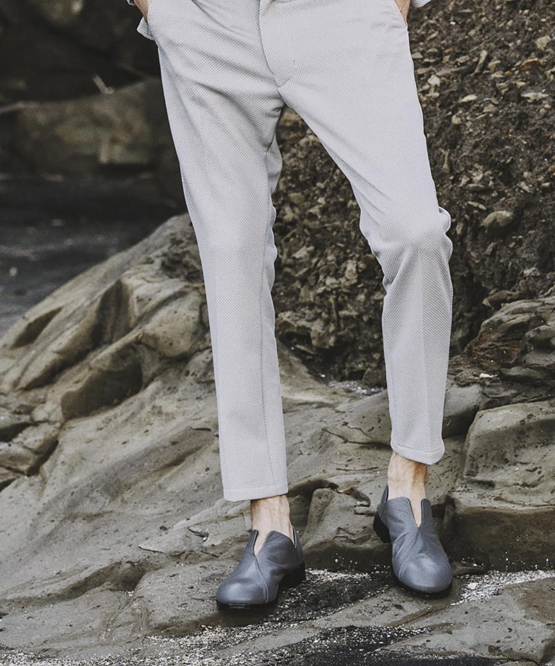 Embossed jersey ankle trousers