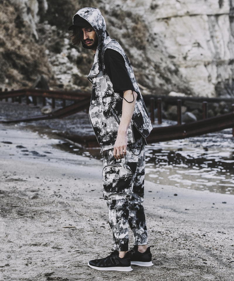 マルチファブリックローカットスニーカー