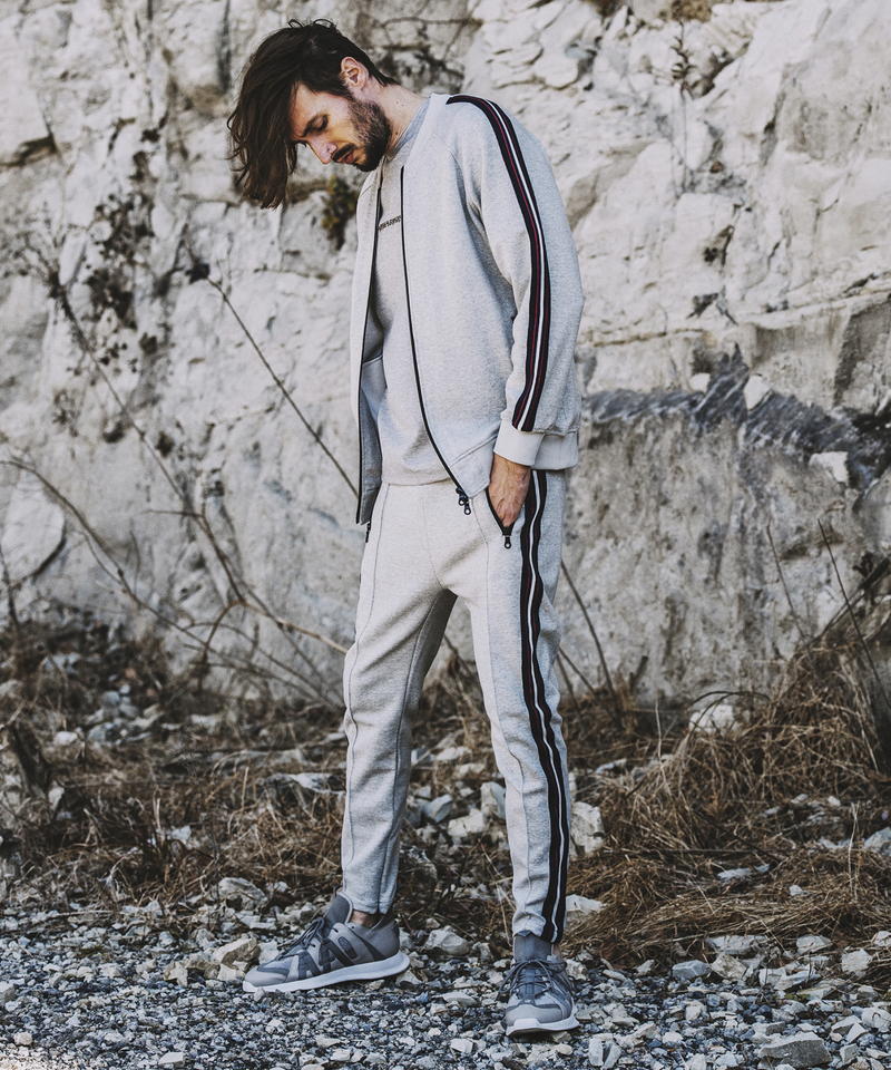 マルチファブリックローカットスニーカー