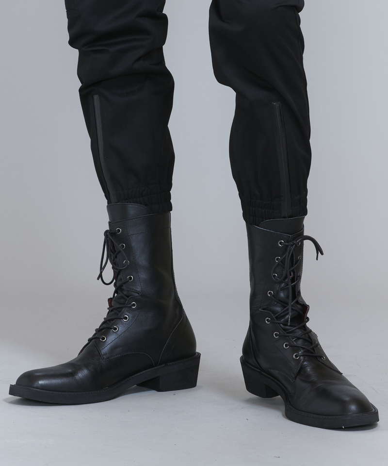 8-hole lace-up boots