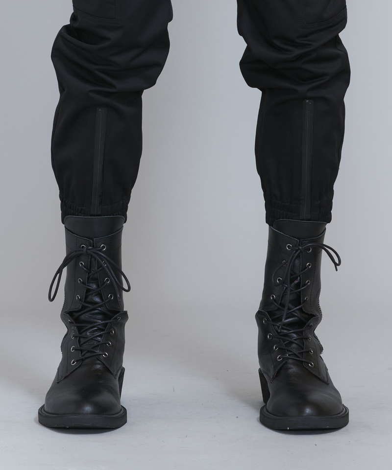 8-hole lace-up boots