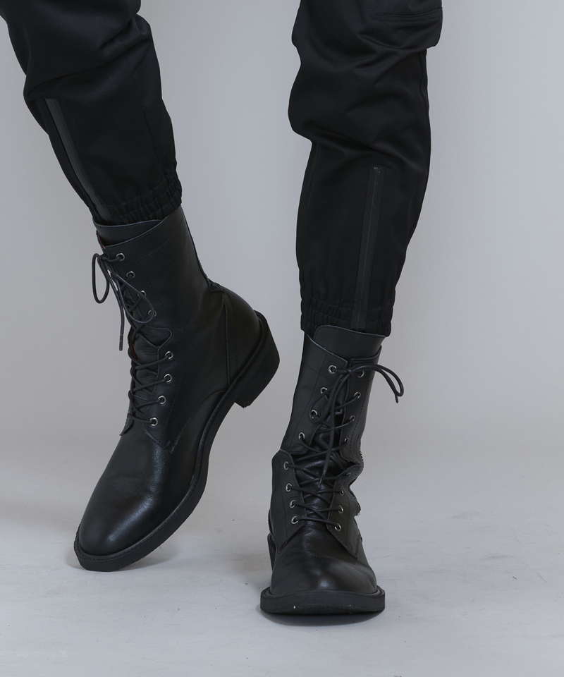8-hole lace-up boots