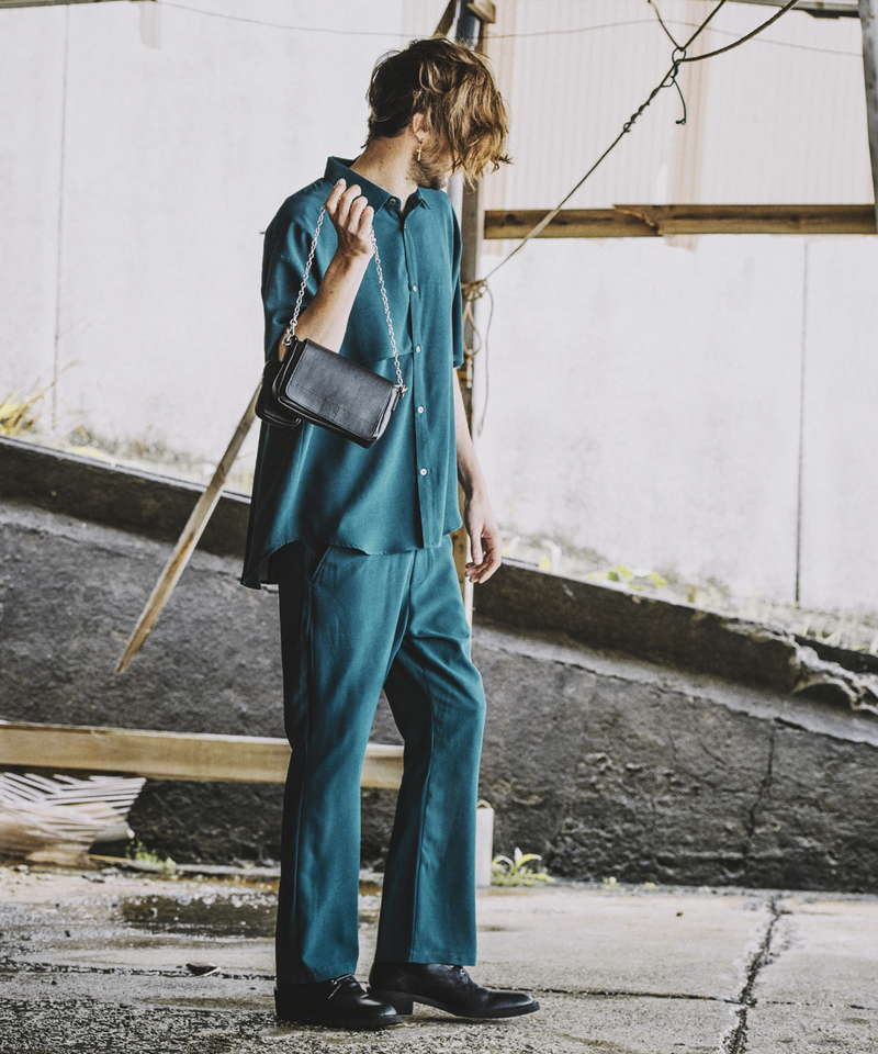 8-hole lace-up boots