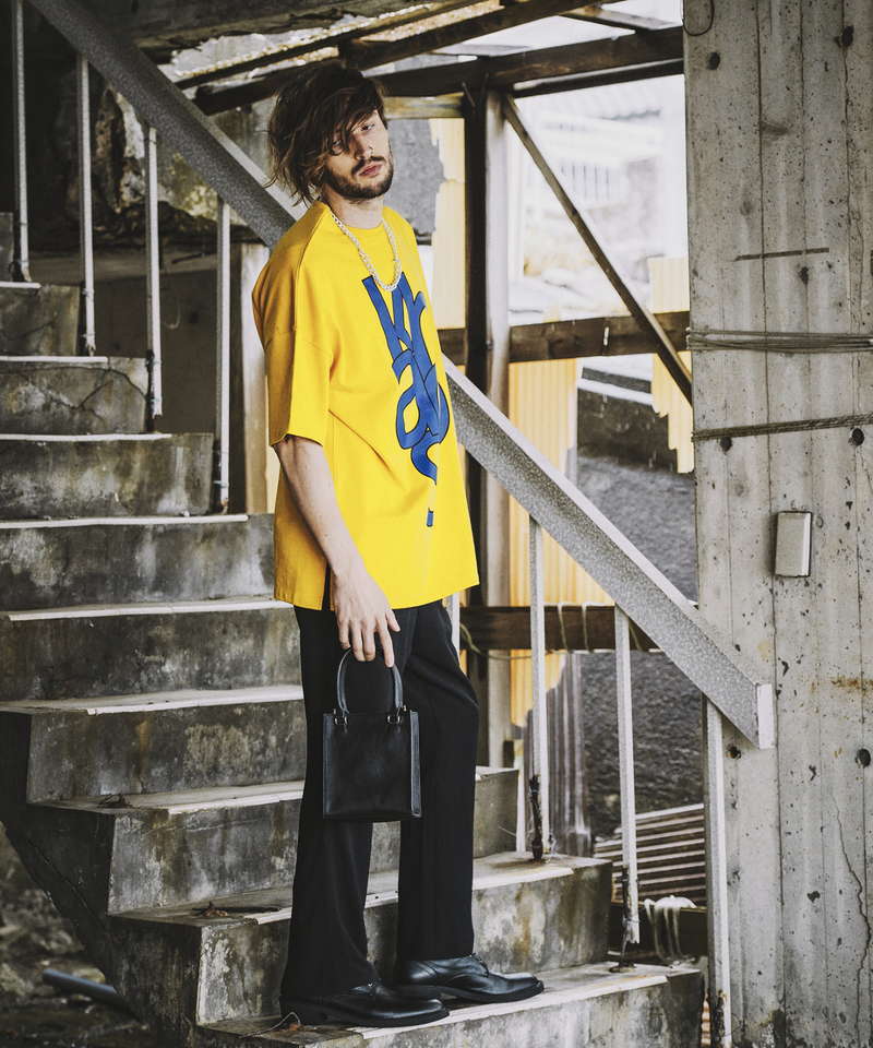 8-hole lace-up boots