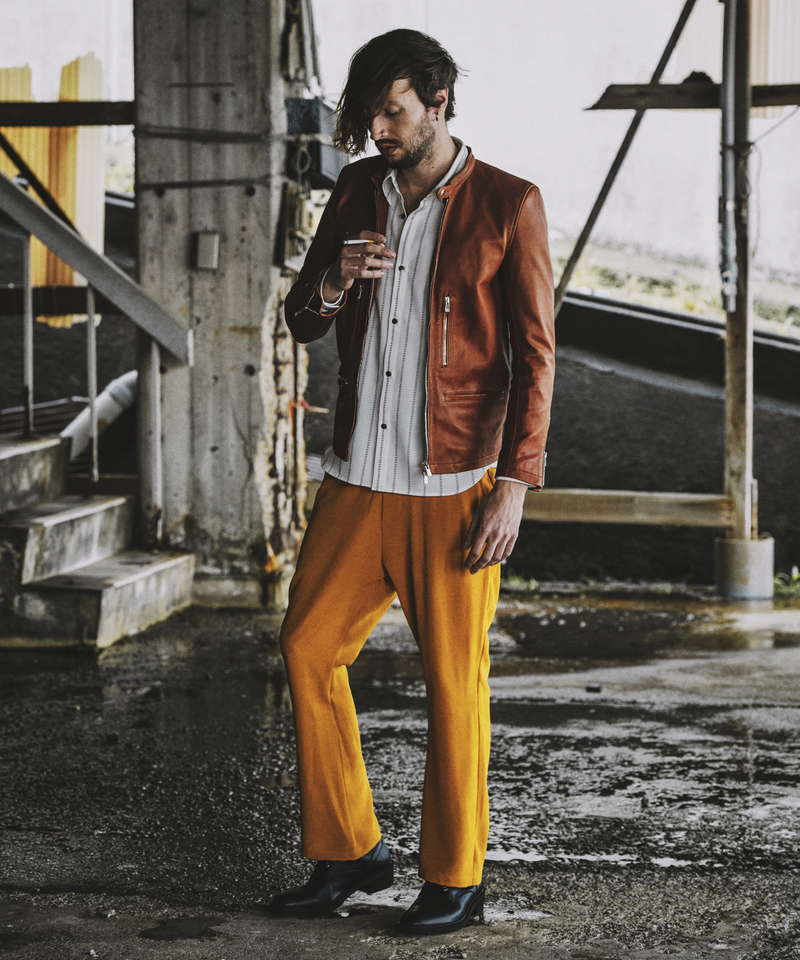 8-hole lace-up boots