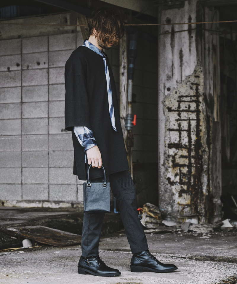 8-hole lace-up boots