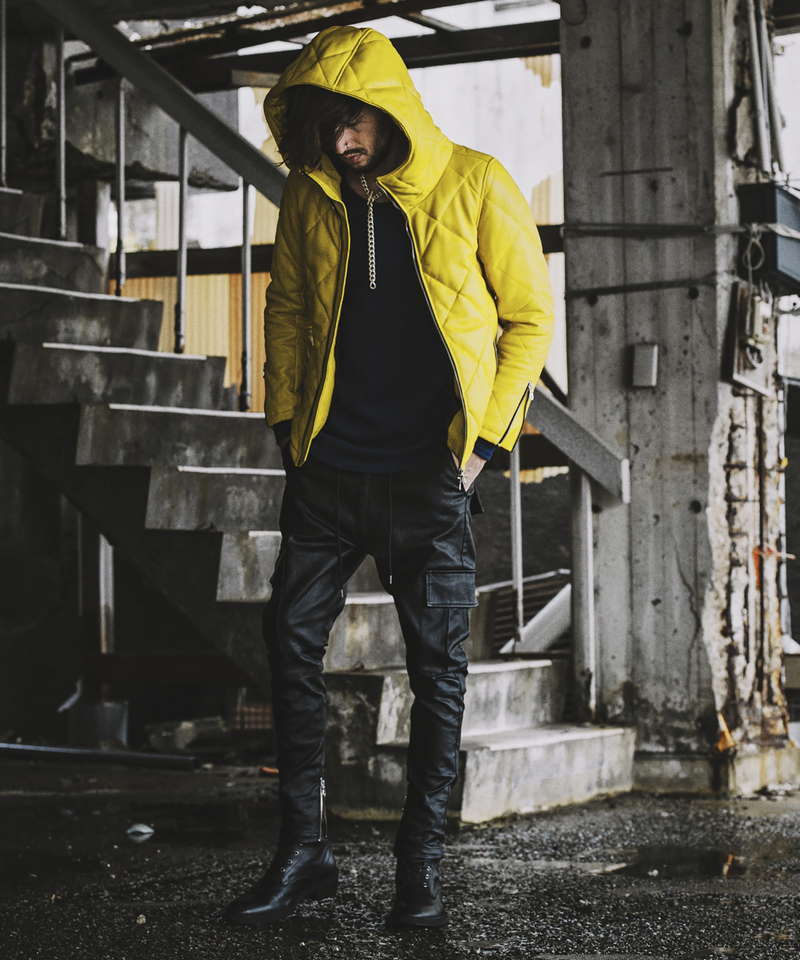 8-hole lace-up boots