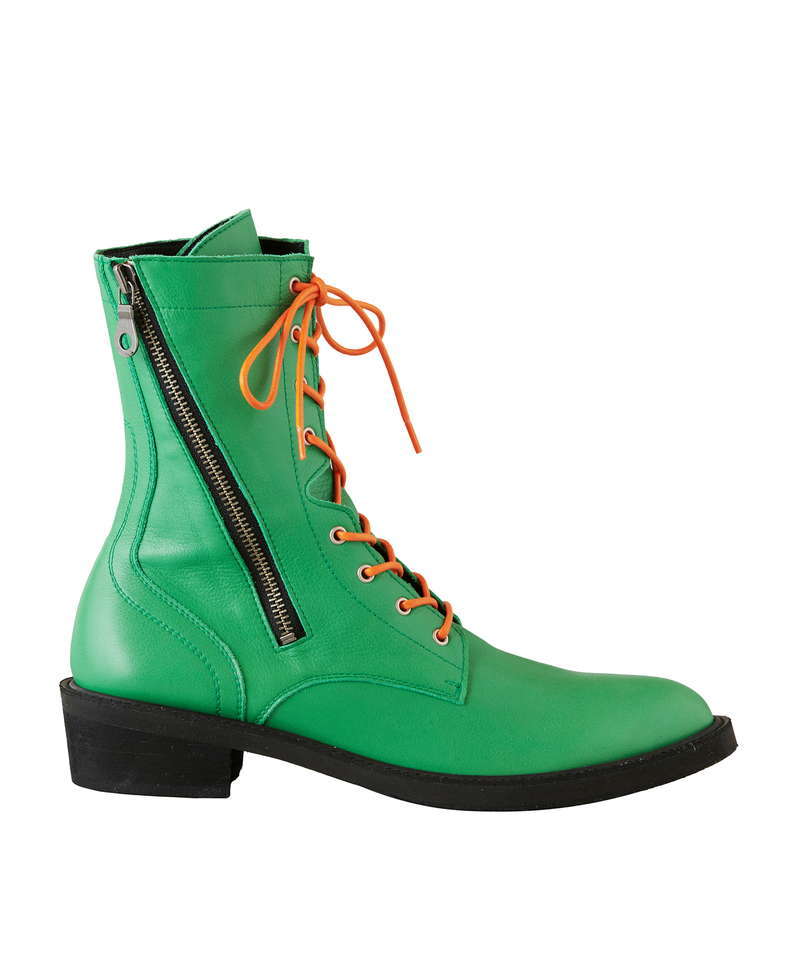 8-hole lace-up boots