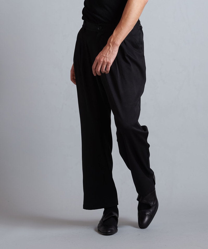 Easy Tuck Wide Trousers