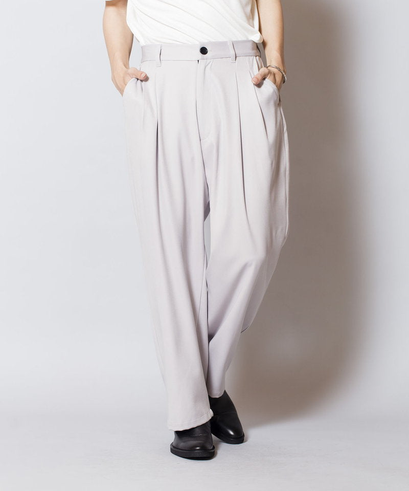 Easy Tuck Wide Trousers