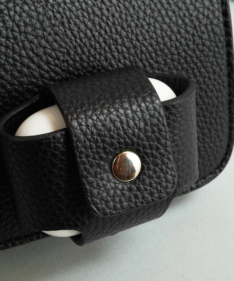 Compact shoulder bag