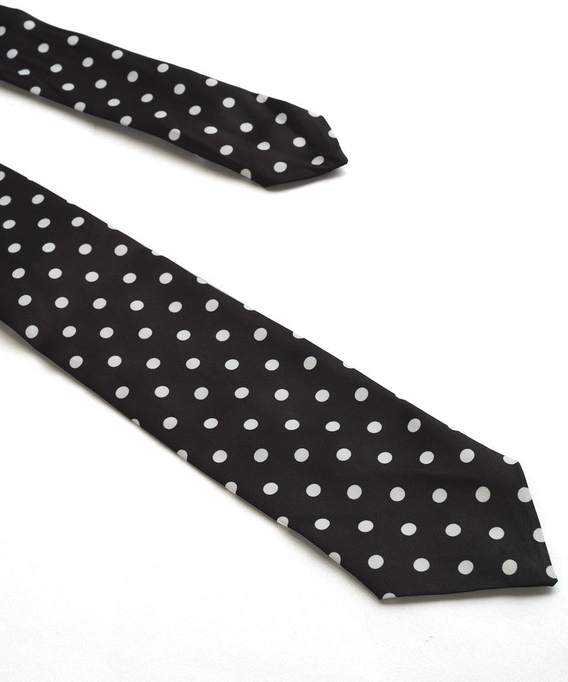 Dot SH with tie