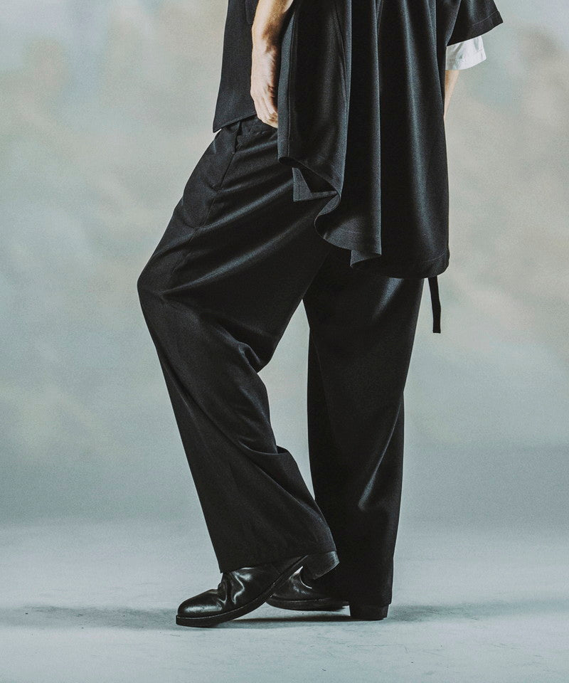 Easy Tuck Wide Trousers