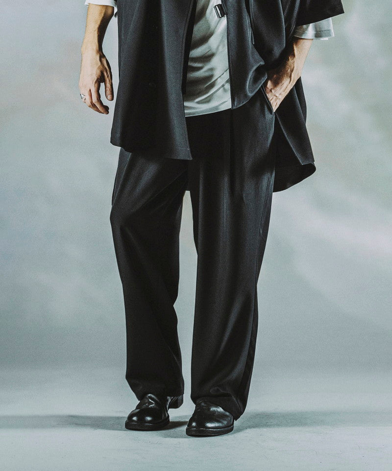 Easy Tuck Wide Trousers